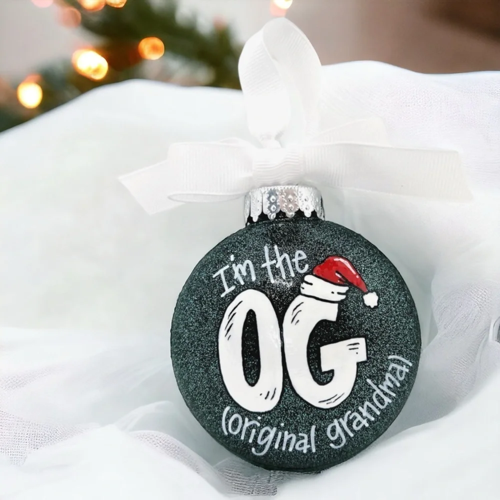 Handpainted Christmas Ornament: 